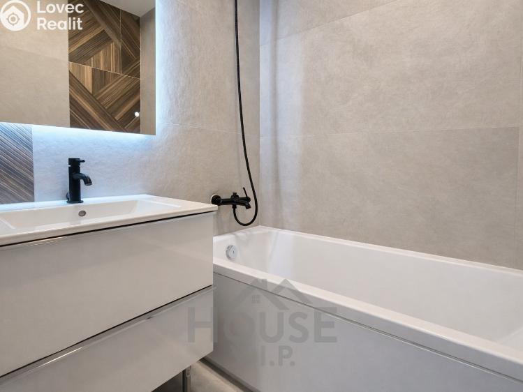 Prodej bytu 3+1 Praha, Lohniského č. 1