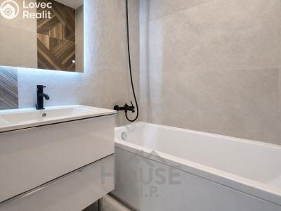 Prodej bytu 3+1 Praha, Lohniského č. 1