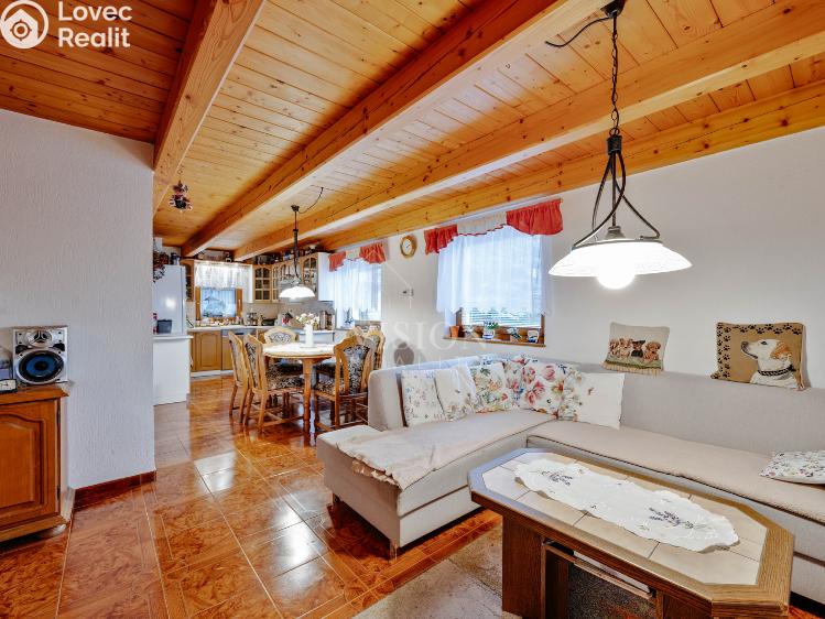 Продажа семейного дома Černovice, Husovy sady č. 3