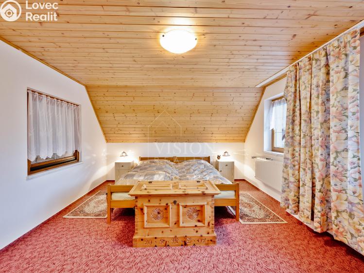 Продажа семейного дома Černovice, Husovy sady č. 8