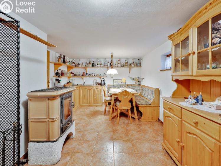 Продажа семейного дома Černovice, Husovy sady č. 12