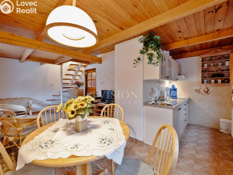 Продажа семейного дома Černovice, Husovy sady č. 16