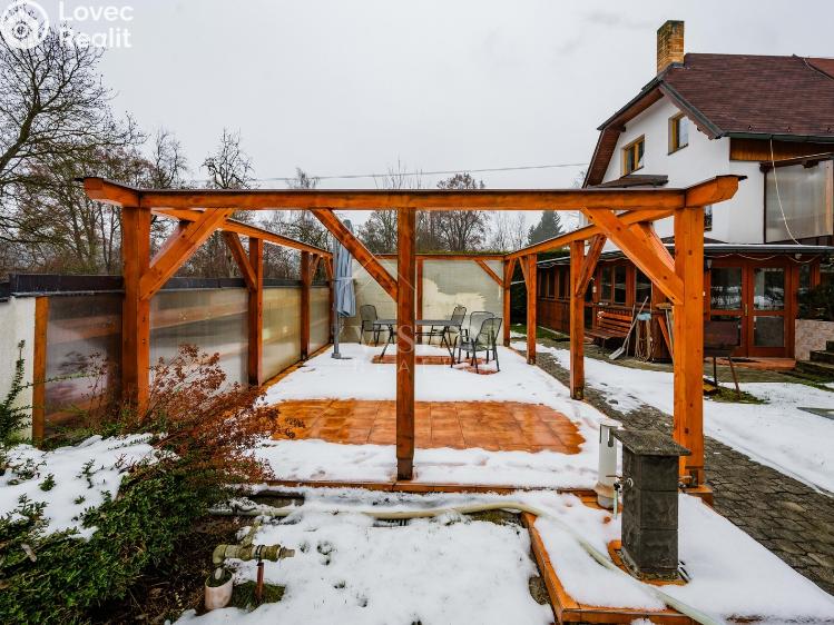 Продажа семейного дома Černovice, Husovy sady č. 21