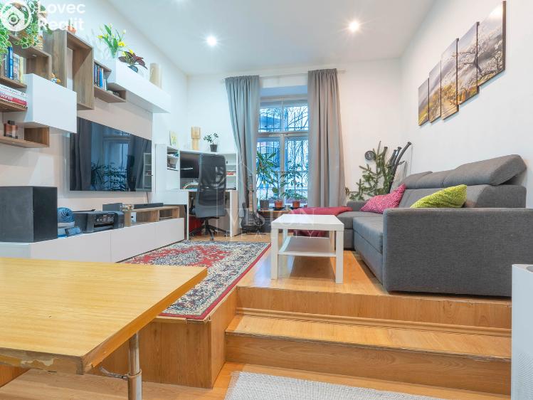 Sale apartment 2+KK Praha, Korunovační č. 3