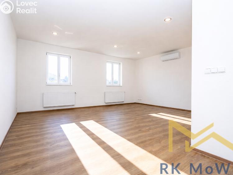 Pronájem bytu 1+KK Praha, Lípová č. 3