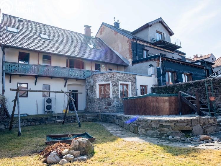 Продажа семейного дома Velešín, náměstí J. V. Kamarýta č. 28