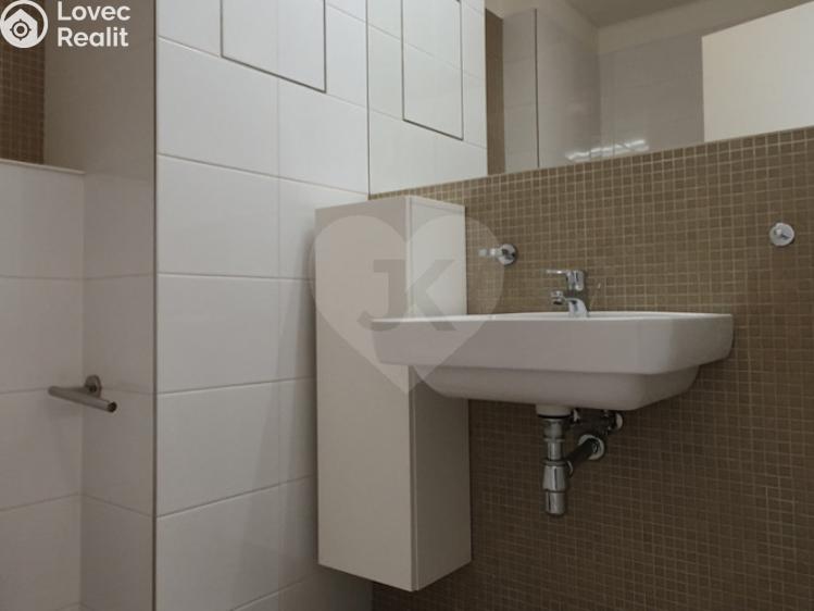 Pronájem bytu 2+KK Praha, Novovysočanská č. 10