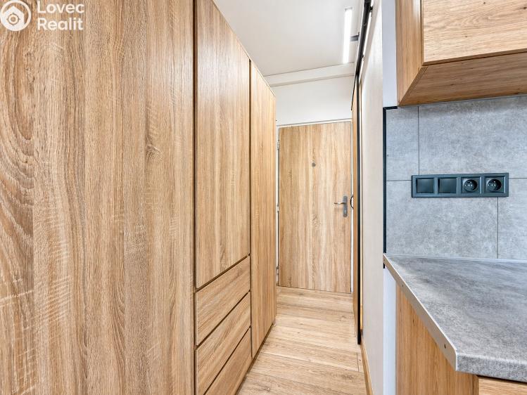 Pronájem bytu 1+KK Chomutov, Seifertova č. 11