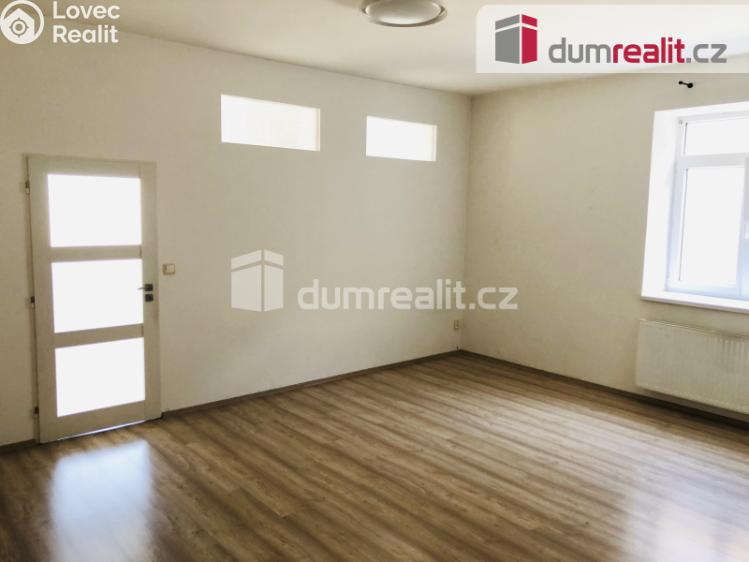 Pronájem bytu 2+KK Frenštát pod Radhoštěm, nám. Míru č. 2