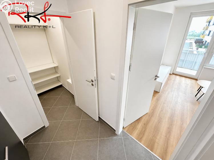 Pronájem bytu 2+KK Praha, Honzíkova 669/12 č. 9