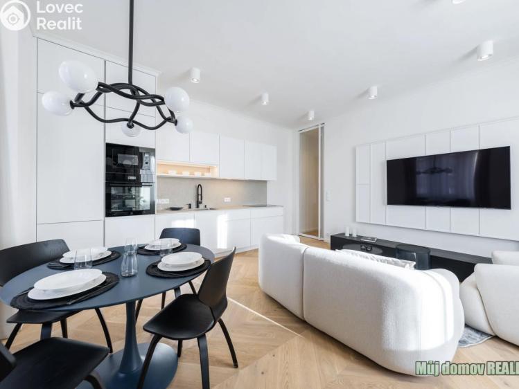 Prodej bytu 2+KK Praha, Jeseniova 1692/93 č. 2