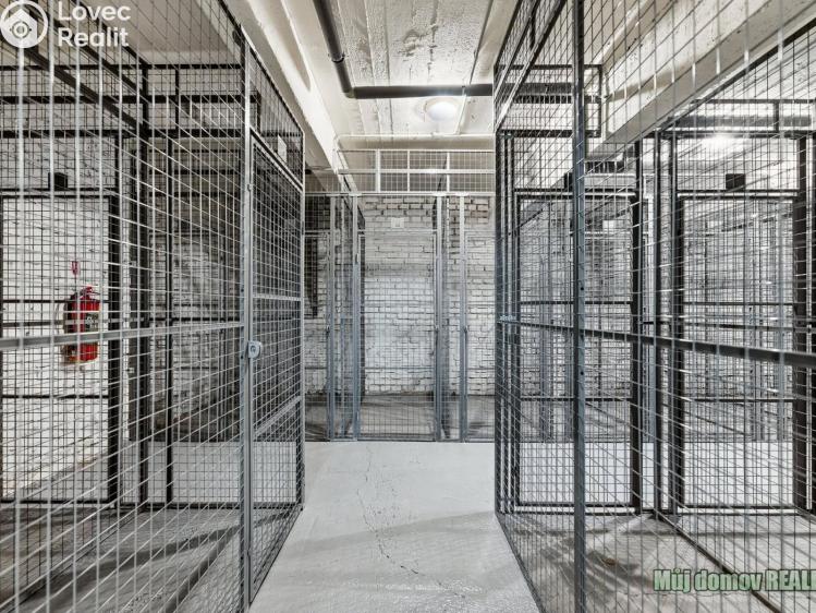 Prodej bytu 2+KK Praha, Jeseniova 1692/93 č. 9