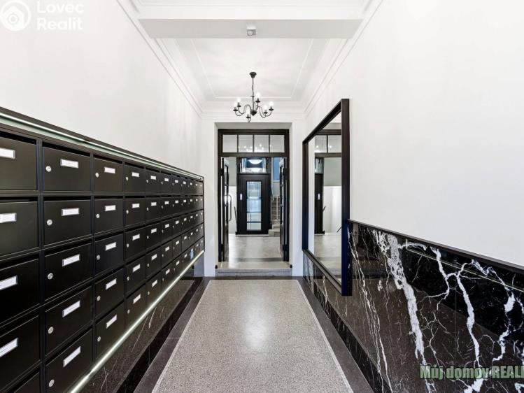 Prodej bytu 2+KK Praha, Jeseniova 1692/93 č. 11