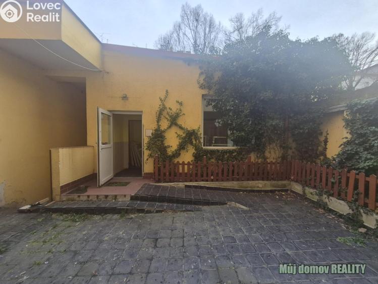 Pronájem obchodního prostoru Praha, náměstí Dr. Václava Holého č. 1