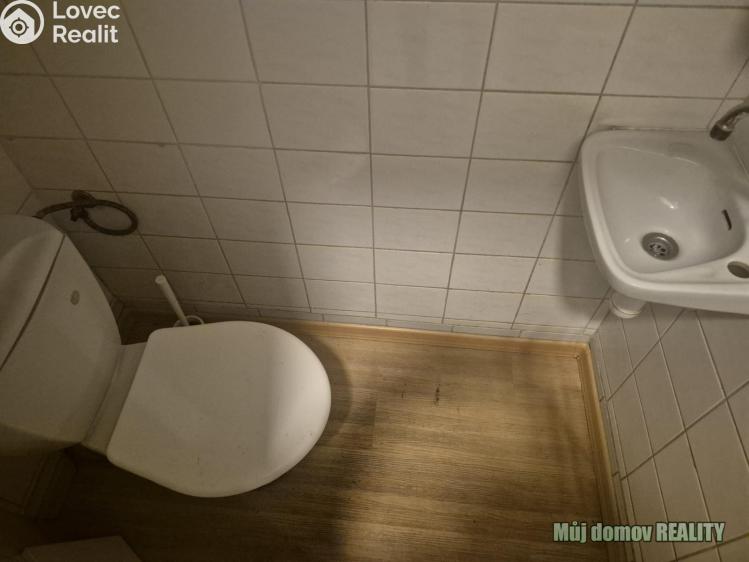 Pronájem obchodního prostoru Praha, náměstí Dr. Václava Holého č. 21