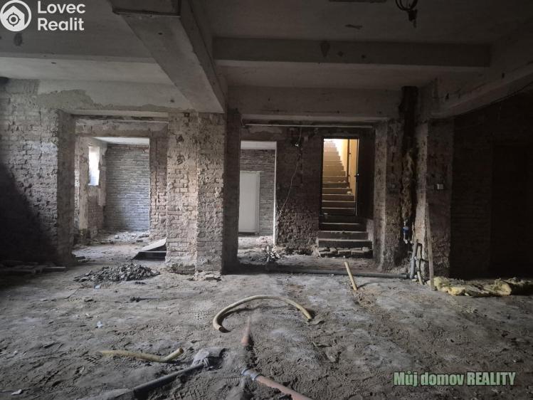 Pronájem obchodního prostoru Praha, náměstí Dr. Václava Holého č. 27