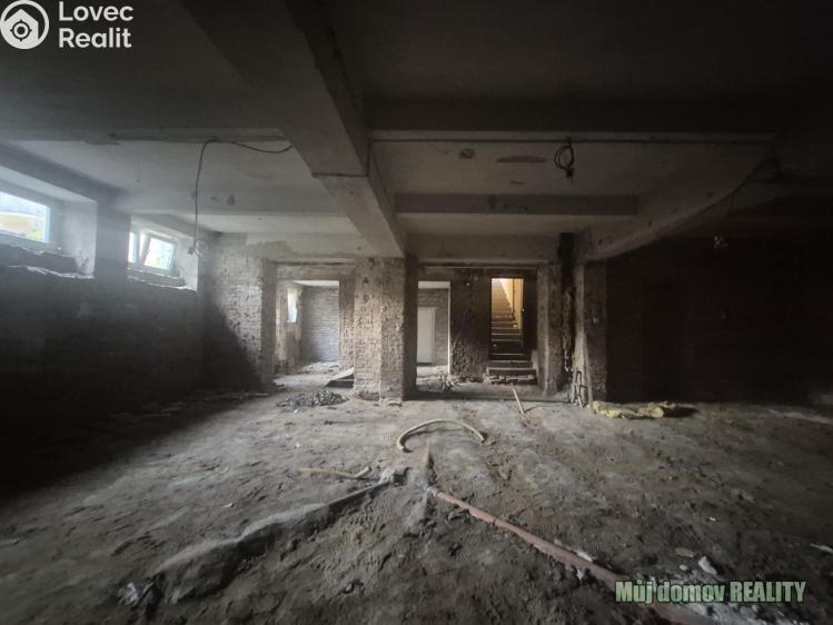 Pronájem obchodního prostoru Praha, náměstí Dr. Václava Holého č. 28