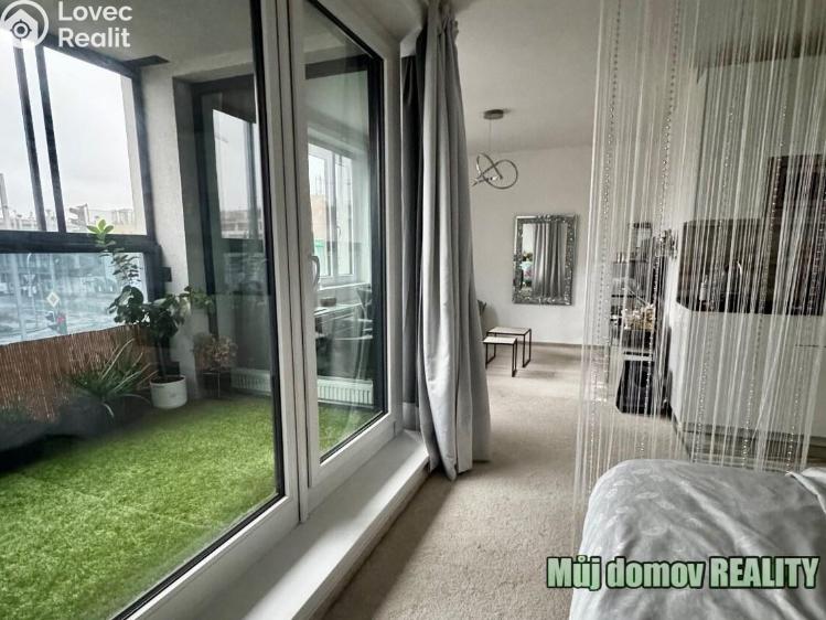 Pronájem bytu 1+KK Praha, Poděbradská 1158/49 č. 2