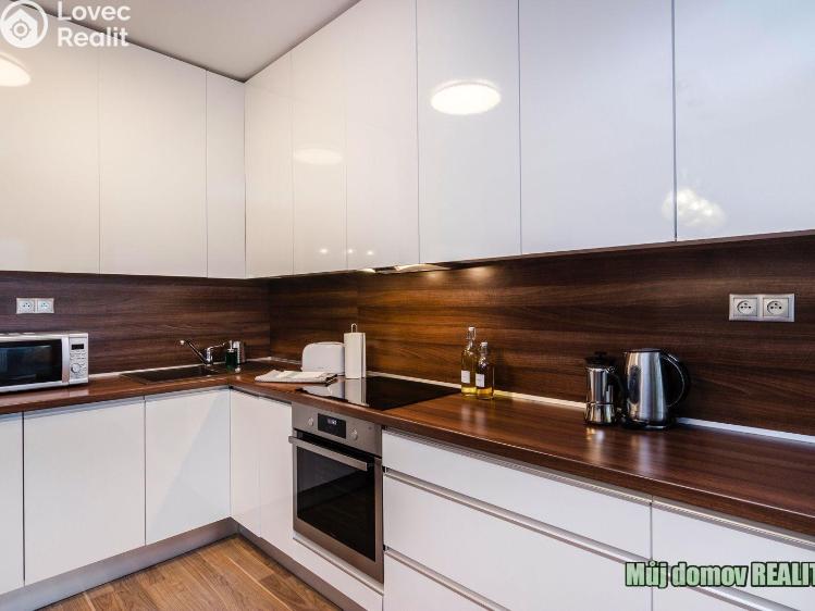 Аренда квартиры 2+KK Praha, Zakšínská 615/17 č. 1