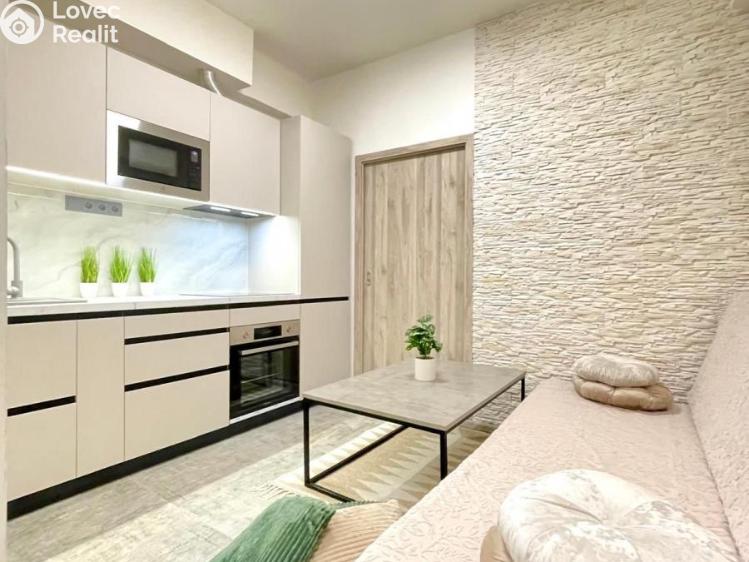 Prodej bytu 3+1 Praha, Tyršova č. 1