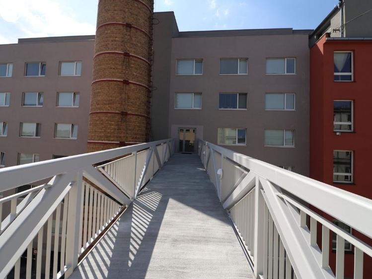 Pronájem bytu 1+KK Praha, Křížová č. 10