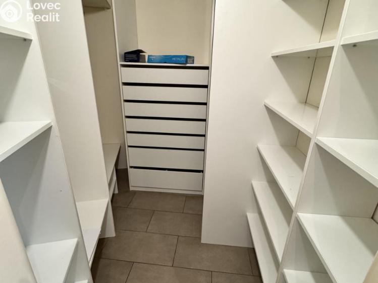 Оренда квартири 3+1 Praha, Krakovská č. 9