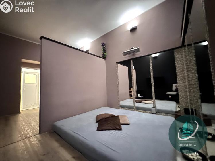 Pronájem obchodního prostoru Praha, Na žertvách č. 9