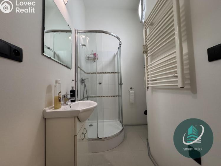 Pronájem obchodního prostoru Praha, Na žertvách č. 13