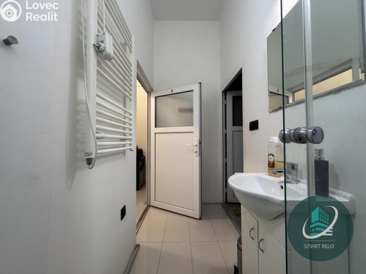 Pronájem obchodního prostoru Praha, Na žertvách č. 15