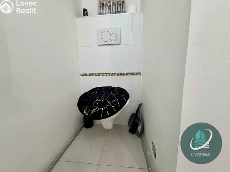 Pronájem obchodního prostoru Praha, Na žertvách č. 16