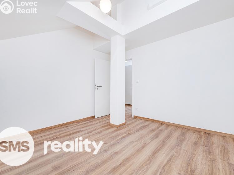 Pronájem bytu 4+KK Praha, Tomáškova 870/2 č. 12