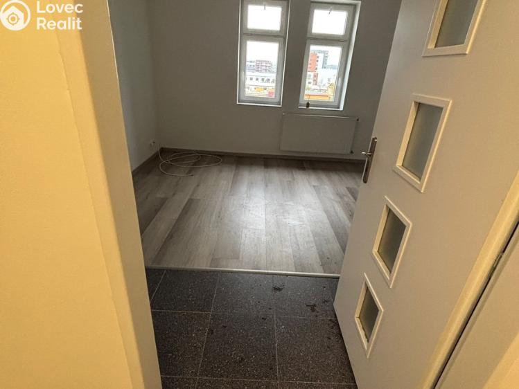 Pronájem bytu 1+KK Praha, Freyova č. 2