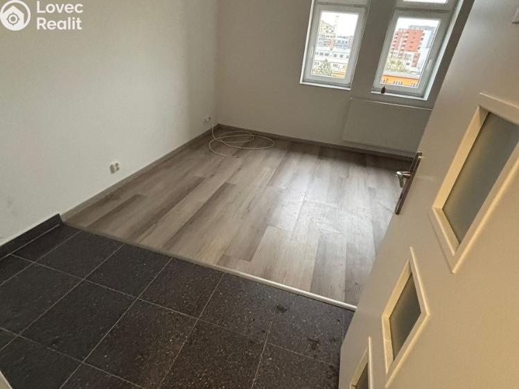 Pronájem bytu 1+KK Praha, Freyova č. 8