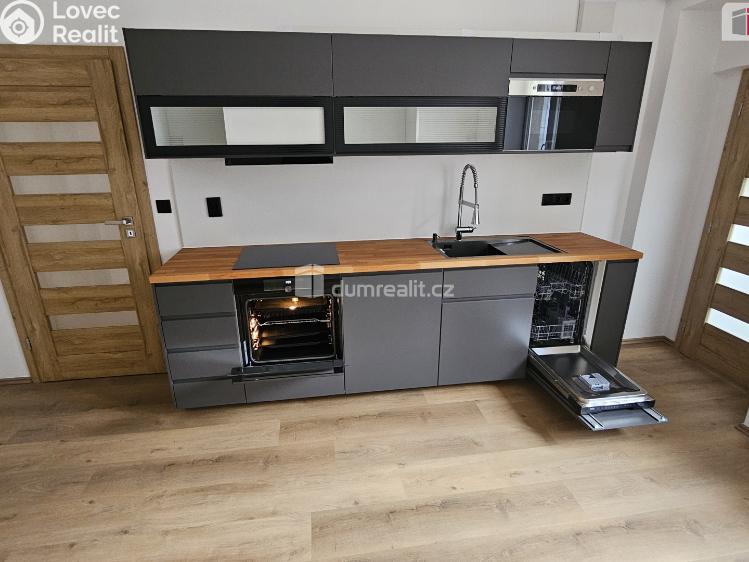 Pronájem bytu 4+1 Praha 8, Turnovská č. 3