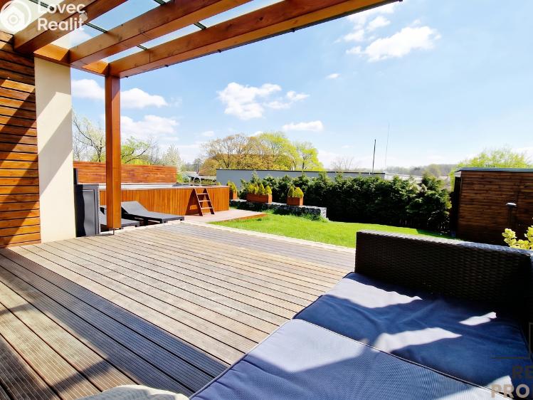 Prodej rodinného domu Jesenice, Hlavní č. 15