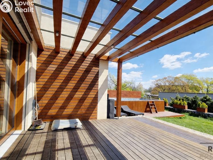 Prodej rodinného domu Jesenice, Hlavní č. 17