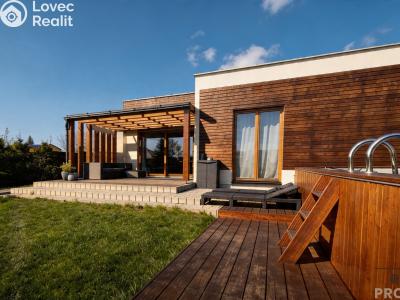 Продаж сімейного будинку Jesenice, Hlavní č. 1