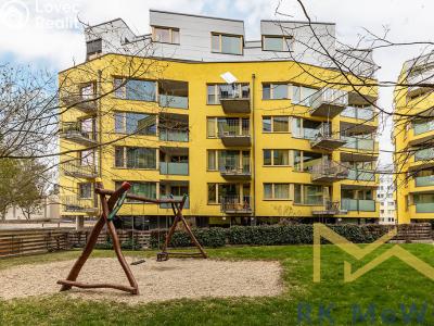 Rent apartment 4+KK Praha, Jeseniova č. 7