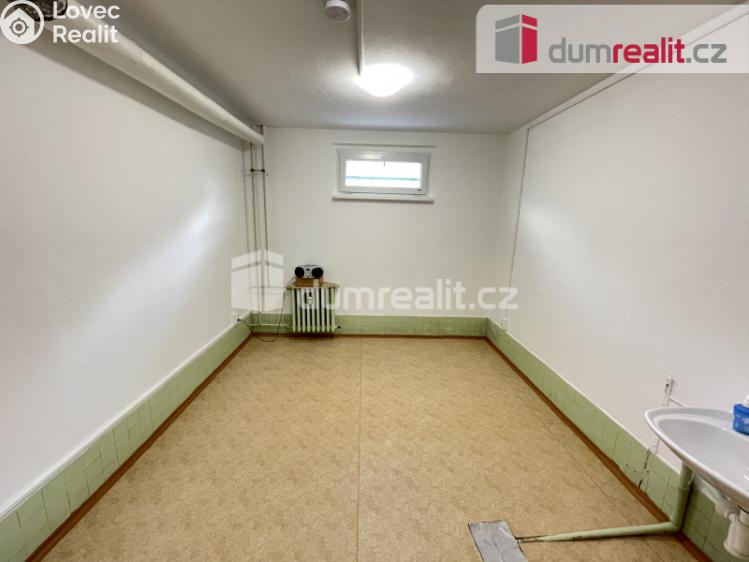 Rent commercial space Praha 13, Horákova č. 3