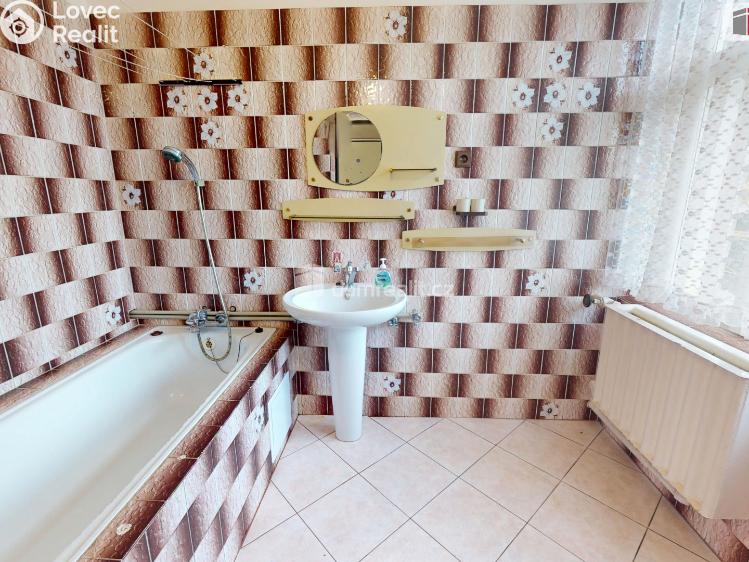 Prodej rodinného domu Petrohrad č. 9