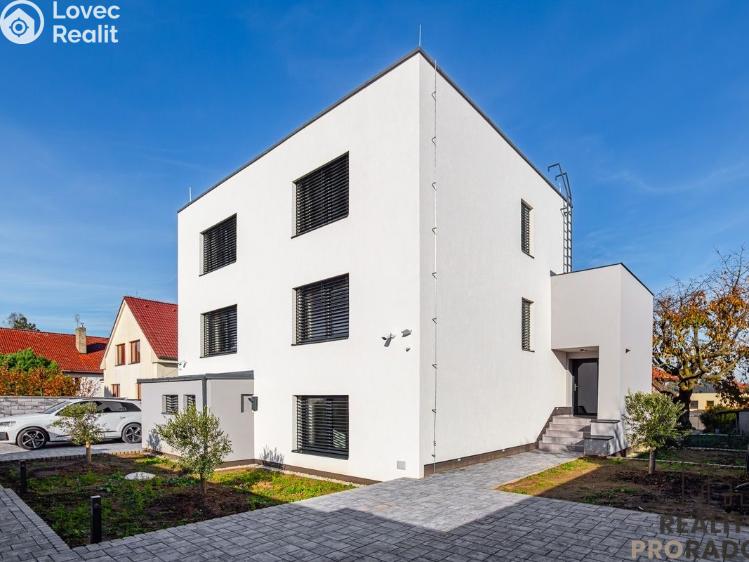 Sale villa Říčany č. 17