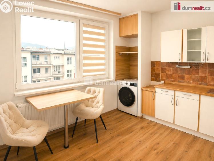 Pronájem bytu 1+1 Zlín, Potoky č. 4