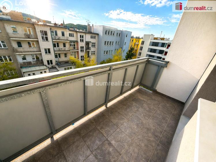 Pronájem bytu 1+1 Zlín, Potoky č. 7