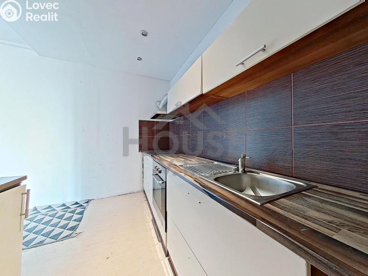 Prodej bytu 3+1 Praha, U jezera č. 3