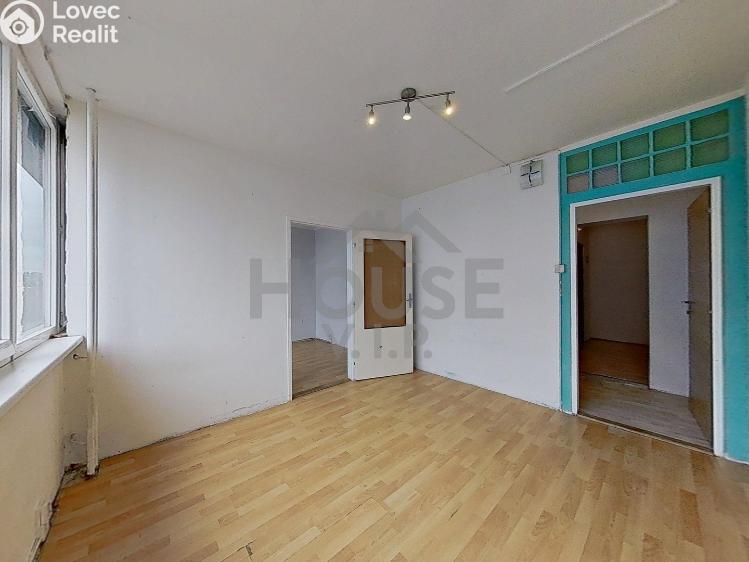 Prodej bytu 3+1 Praha, U jezera č. 4