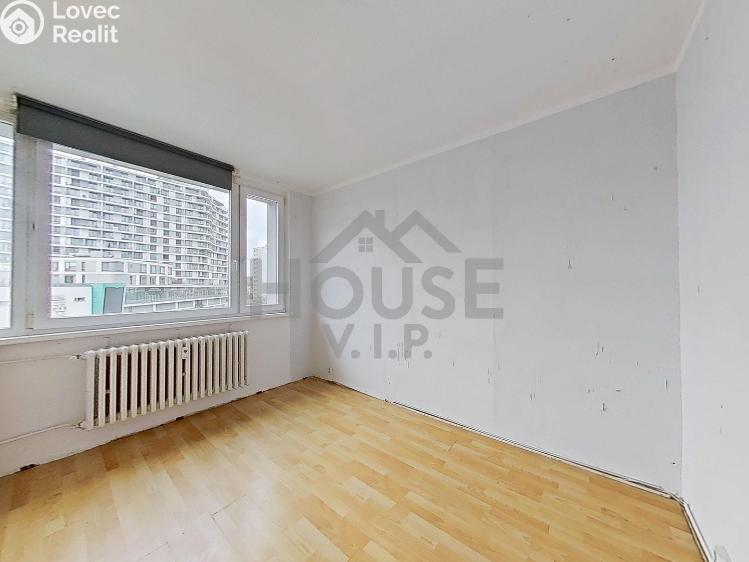 Prodej bytu 3+1 Praha, U jezera č. 7