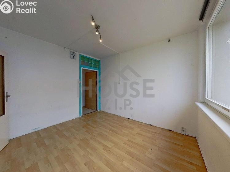 Prodej bytu 3+1 Praha, U jezera č. 9