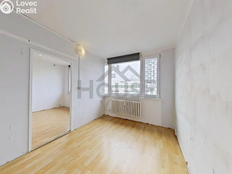 Prodej bytu 3+1 Praha, U jezera č. 13