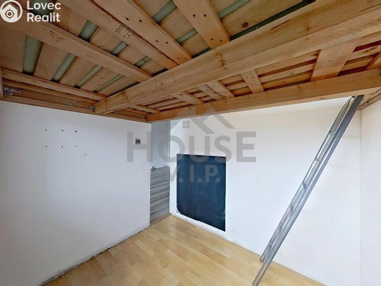 Prodej bytu 3+1 Praha, U jezera č. 21