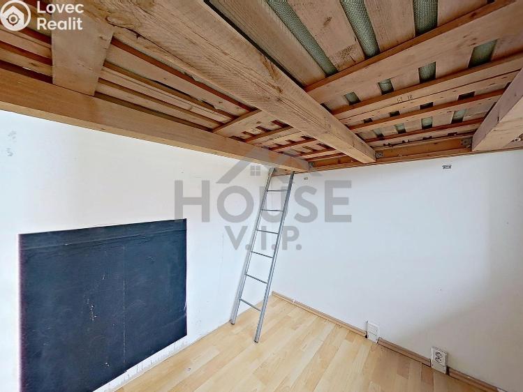 Prodej bytu 3+1 Praha, U jezera č. 22